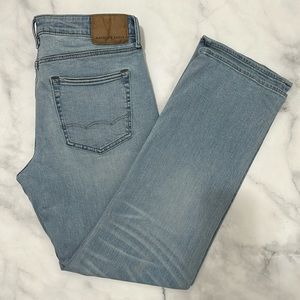 Men’s American Eagle Original Bootcut Jeans 34/34 light wash denim with stretch